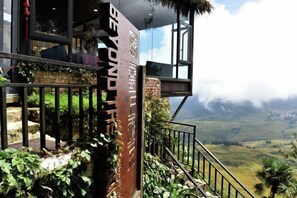 Exterior - Beyond the Could Inn (Yuanyang)