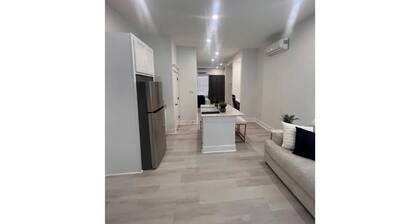 East Downtown Pied-à-terre Unit #1