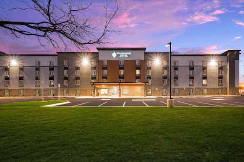 Woodspring Suites Dearborn - Detroit