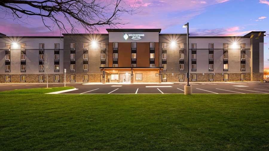 Woodspring Suites Dearborn - Detroit