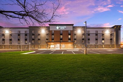 Woodspring Suites Dearborn - Detroit