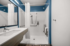 Queen Suite Accessible Roll-in Shower | Bathroom | Hair dryer, soap, shampoo, toilet paper - Woodspring Suites Dearborn - Detroit (Dearborn)