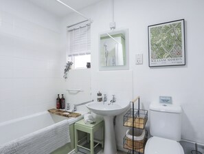 Cottage | Bathroom | Shower