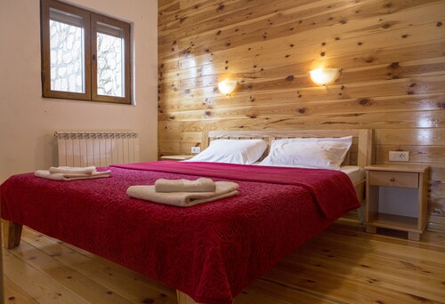 Mountain Vista One-Bedroom Retreat