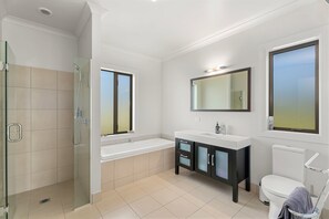 Badewanne, Haartrockner