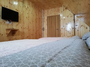 1 bedroom, free WiFi, bed sheets