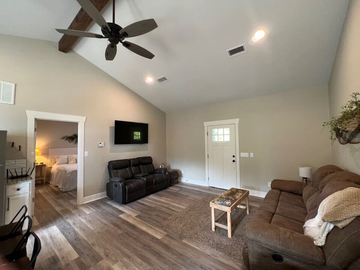 2 soverom, strykejern/-brett, wi-fi (inkludert) og sengetøy