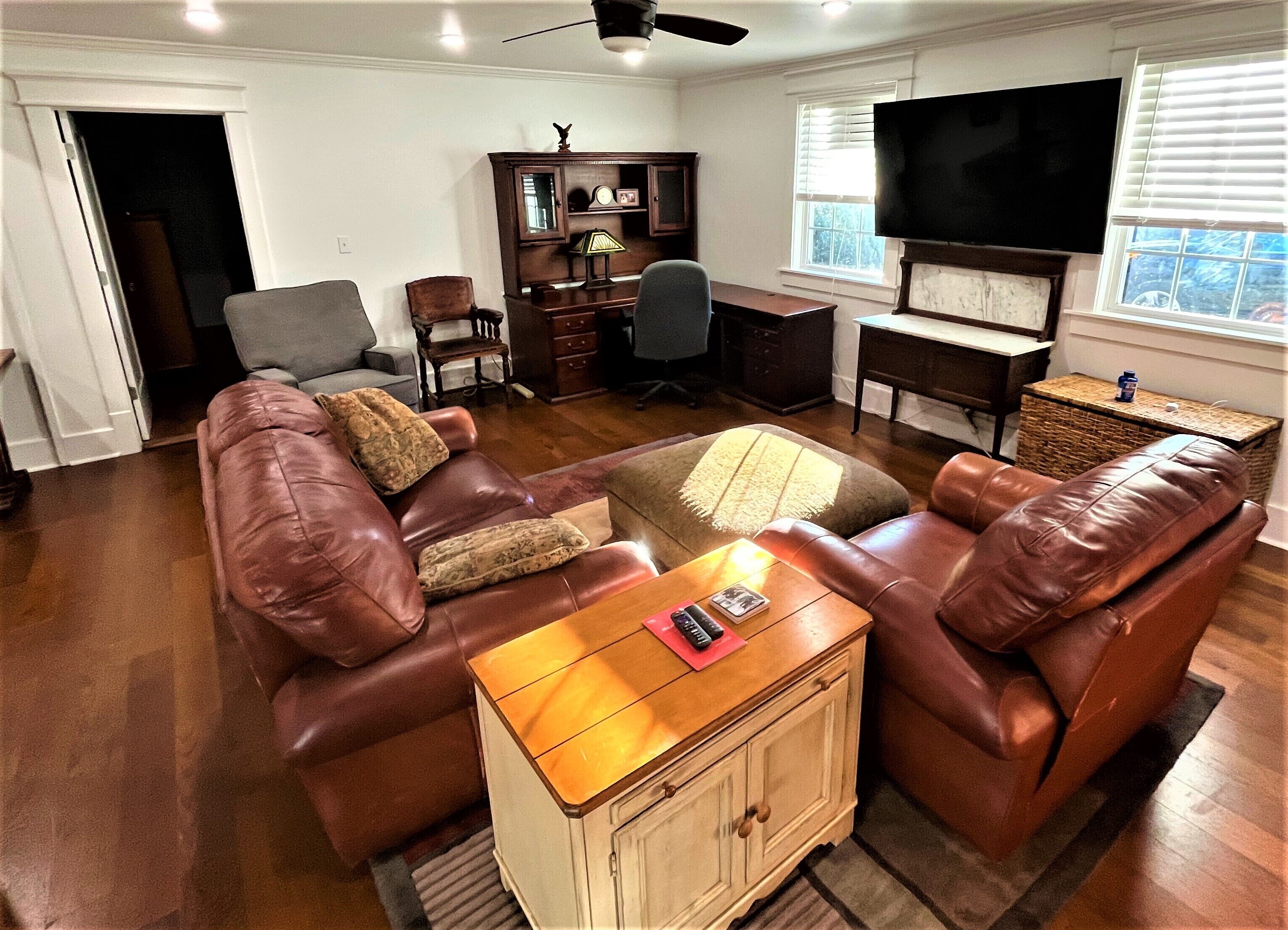 Old Town Charmer Large all new renovation, walk to USM, Zoo and new Water Park!