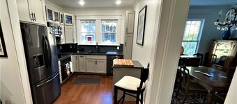 Old Town Charmer Large all new renovation, walk to USM, Zoo and new Water Park!