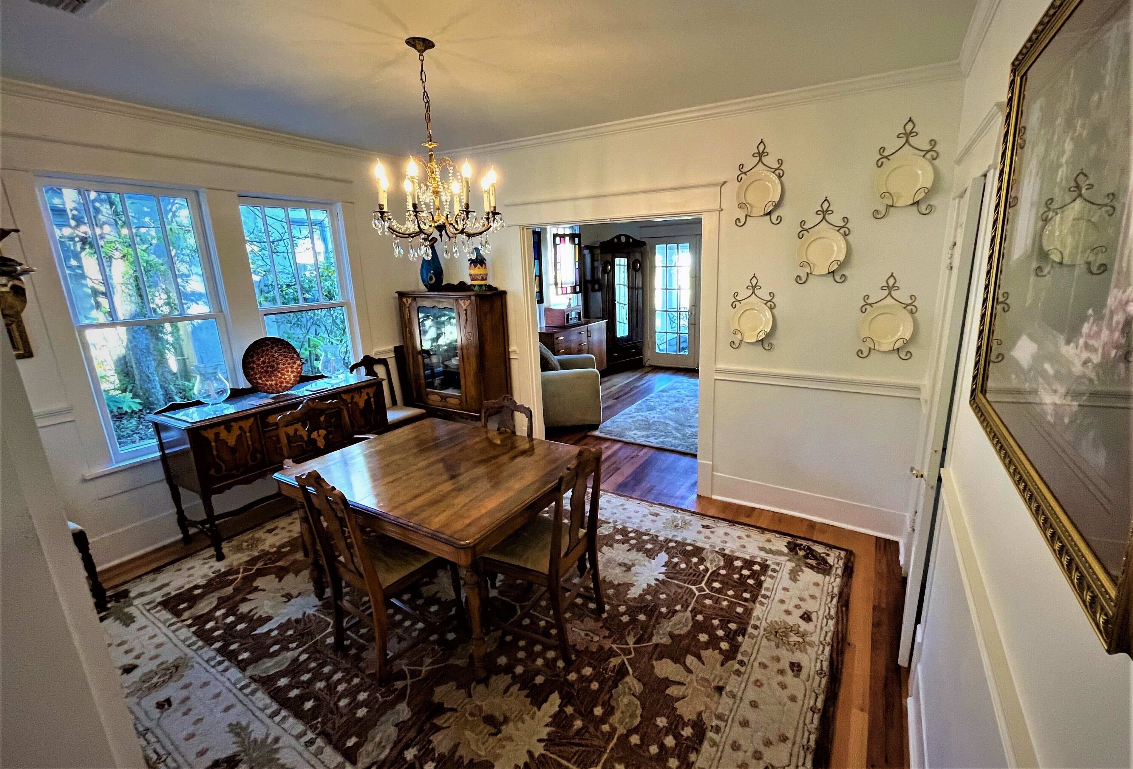 Old Town Charmer Large all new renovation, walk to USM, Zoo and new Water Park!