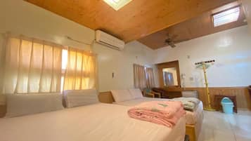 Basic Quadruple Room | Free WiFi