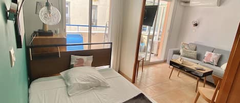 1 chambre, fer et planche à repasser, Wi-Fi gratuit, draps fournis