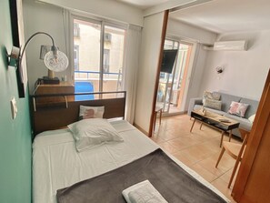 Iron/ironing board, free WiFi, bed sheets - Cosy apartment in Menton City Centre - Rivages (Menton)