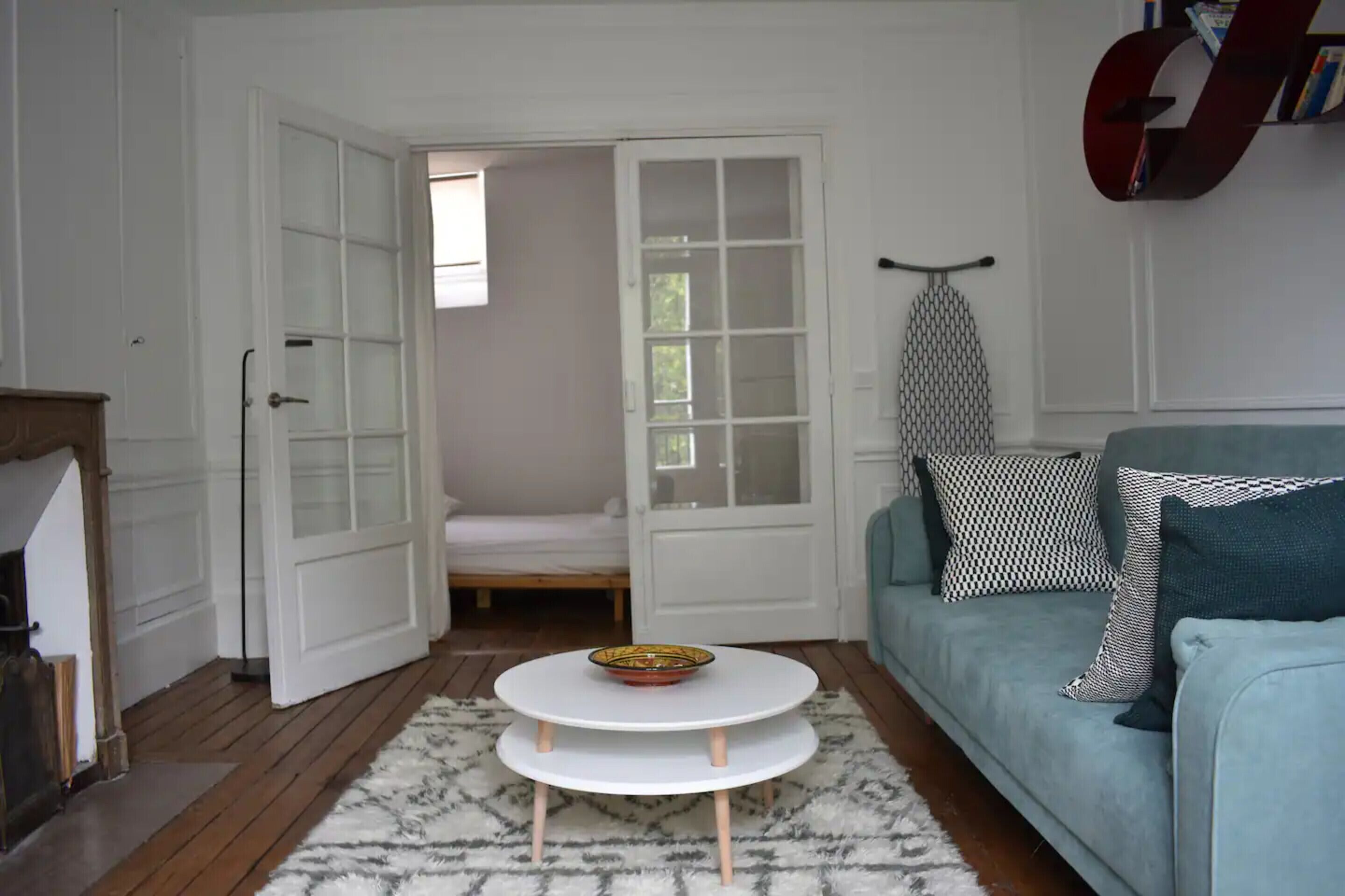 Modern 2 Bedroom Quai de Valmy