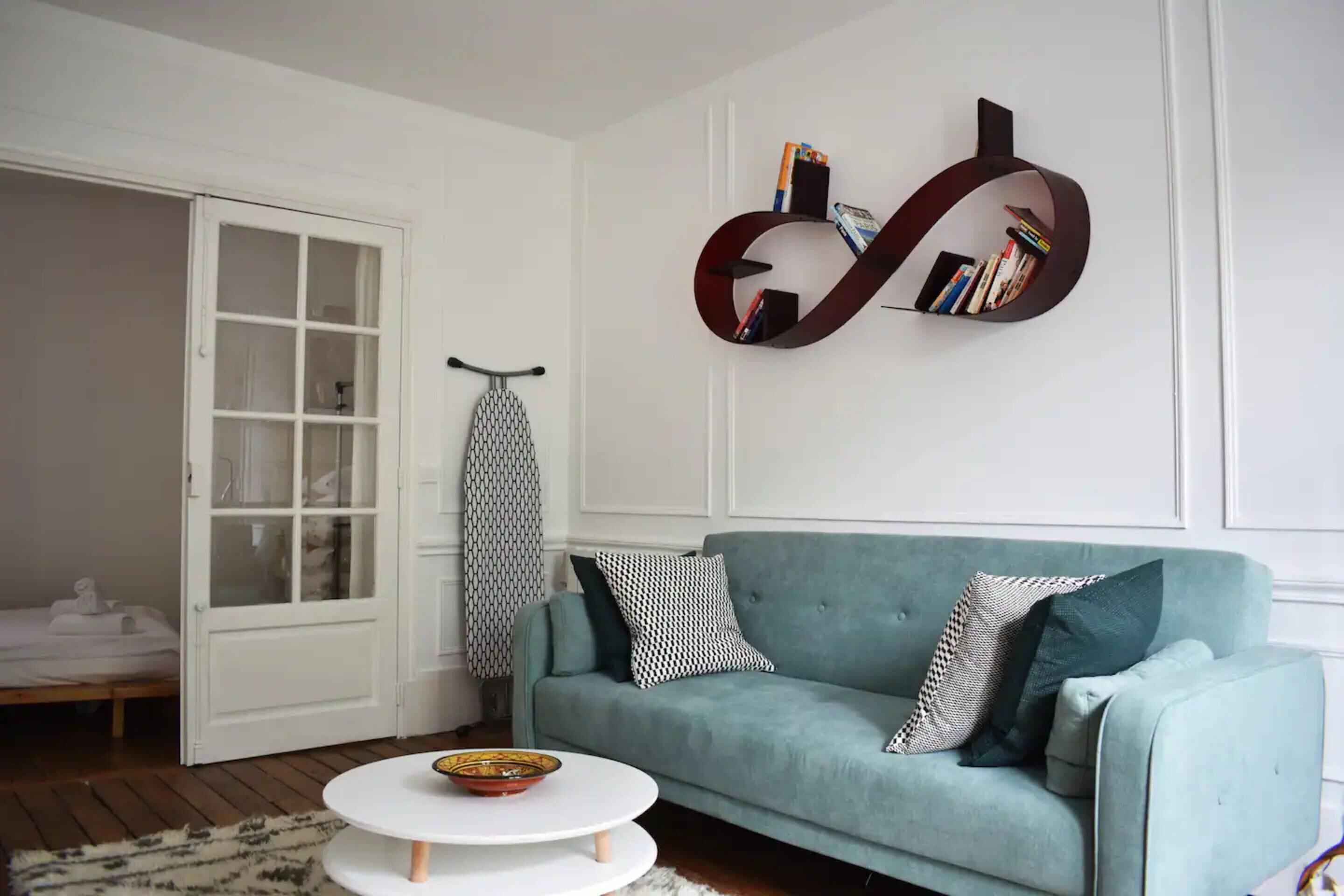 Modern 2 Bedroom Quai de Valmy