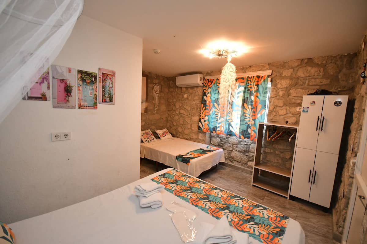 Habitación doble estándar | Área de sala de estar