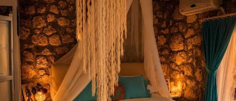 Egyptian cotton sheets, premium bedding, individually decorated