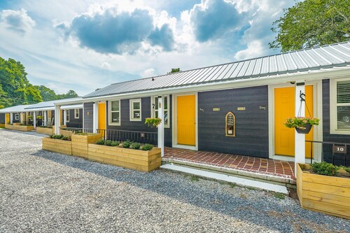 13: The Eero Room - A PMI Scenic City Vacation Rental