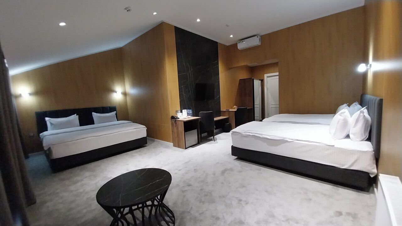 ห้องแฟมิลี่ | ตู้นิรภัยในห้องพัก, โต๊ะทำงาน, พื้นที่ทำงานแบบใช้แล็ปท็อป, Wi-Fi ฟรี