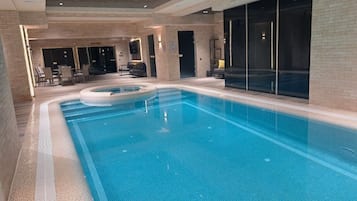 11 indendørs pools