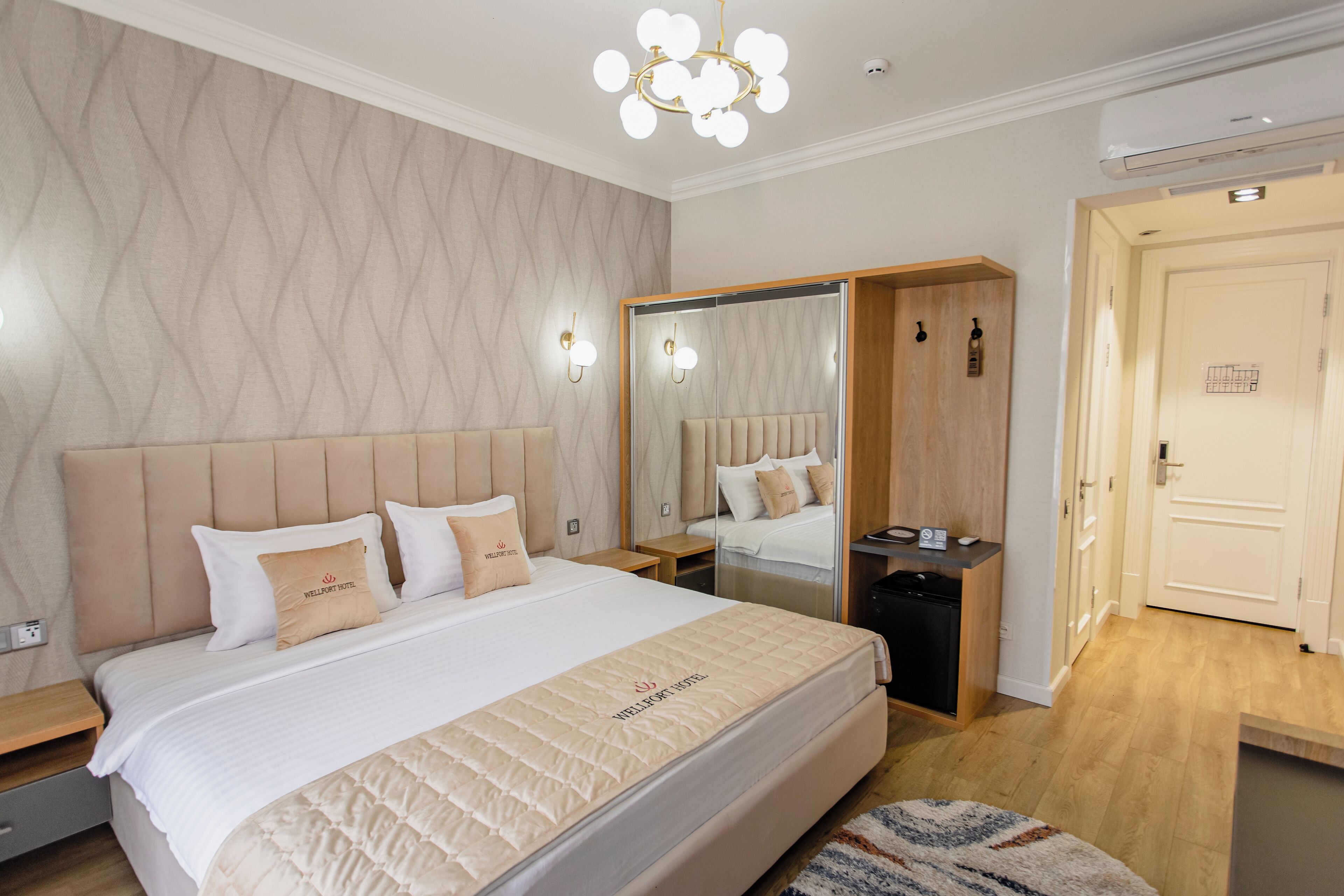 ห้องสแตนดาร์ดดับเบิล, ระเบียง | ตู้นิรภัยในห้องพัก, โต๊ะทำงาน, พื้นที่ทำงานแบบใช้แล็ปท็อป, Wi-Fi ฟรี