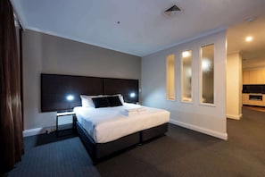 1 chambre, fer et planche à repasser, accès à Internet, literie fournie