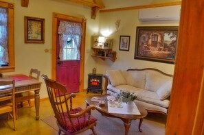 暖炉、書庫、ステレオ