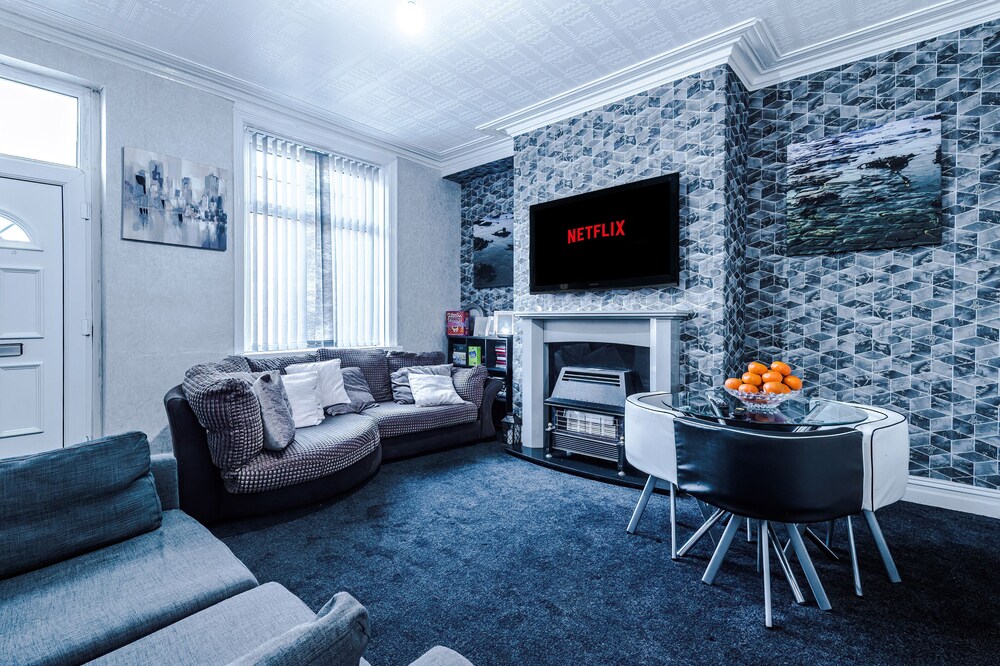 Stunning 3-bed House in Bradford