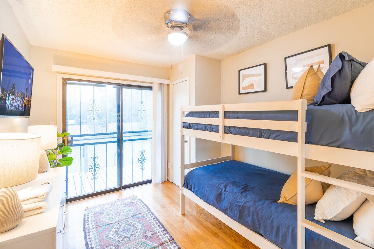 Hale A · Cheerful 2-bedroom home close to everything