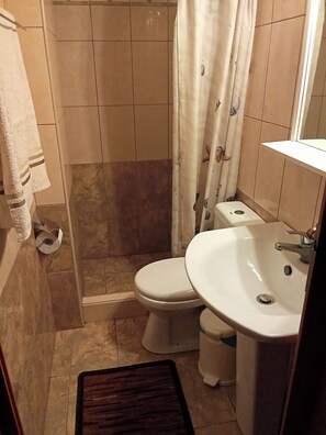 Douche, serviettes fournies