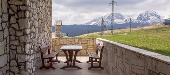 Mountain Majesty Studio Apartment in Zabljak