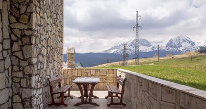 Mountain Majesty Studio Apartment in Zabljak