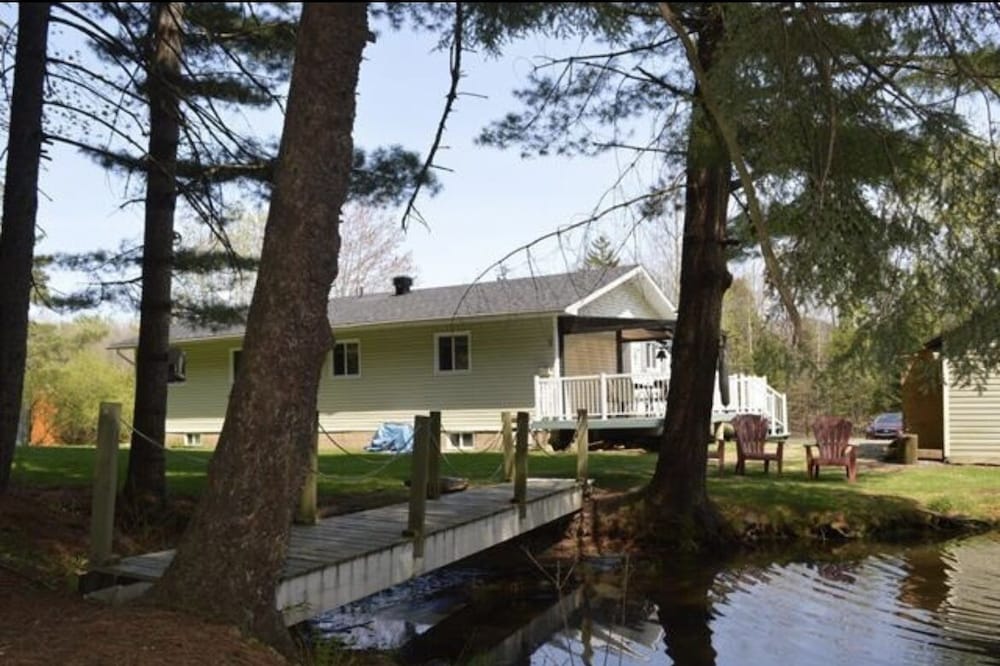 Charming Eastern Township Home