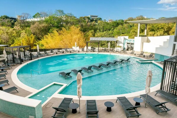 Outdoor pool, a heated pool