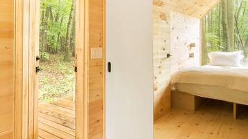 Comfort Cabin, 1 King Bed, Mountainside