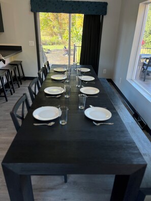 Dining - Private Riverfront Home I Floating River Lounge I Trails I 12 Min to Beach (Bangor)