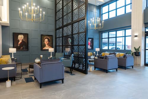 Bar-salon dans le hall