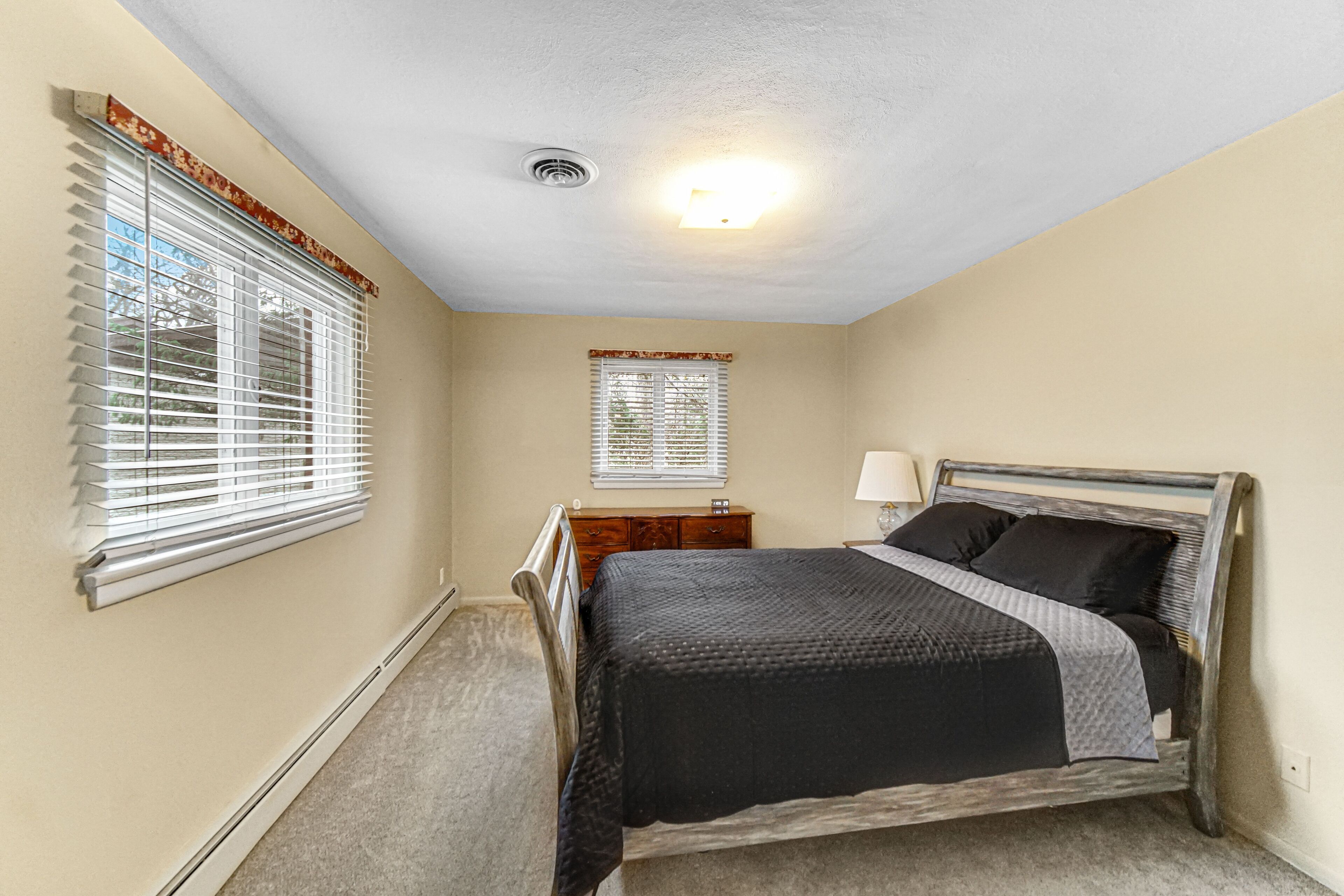 Country Charmer - Starved Rock, downtown Ottawa