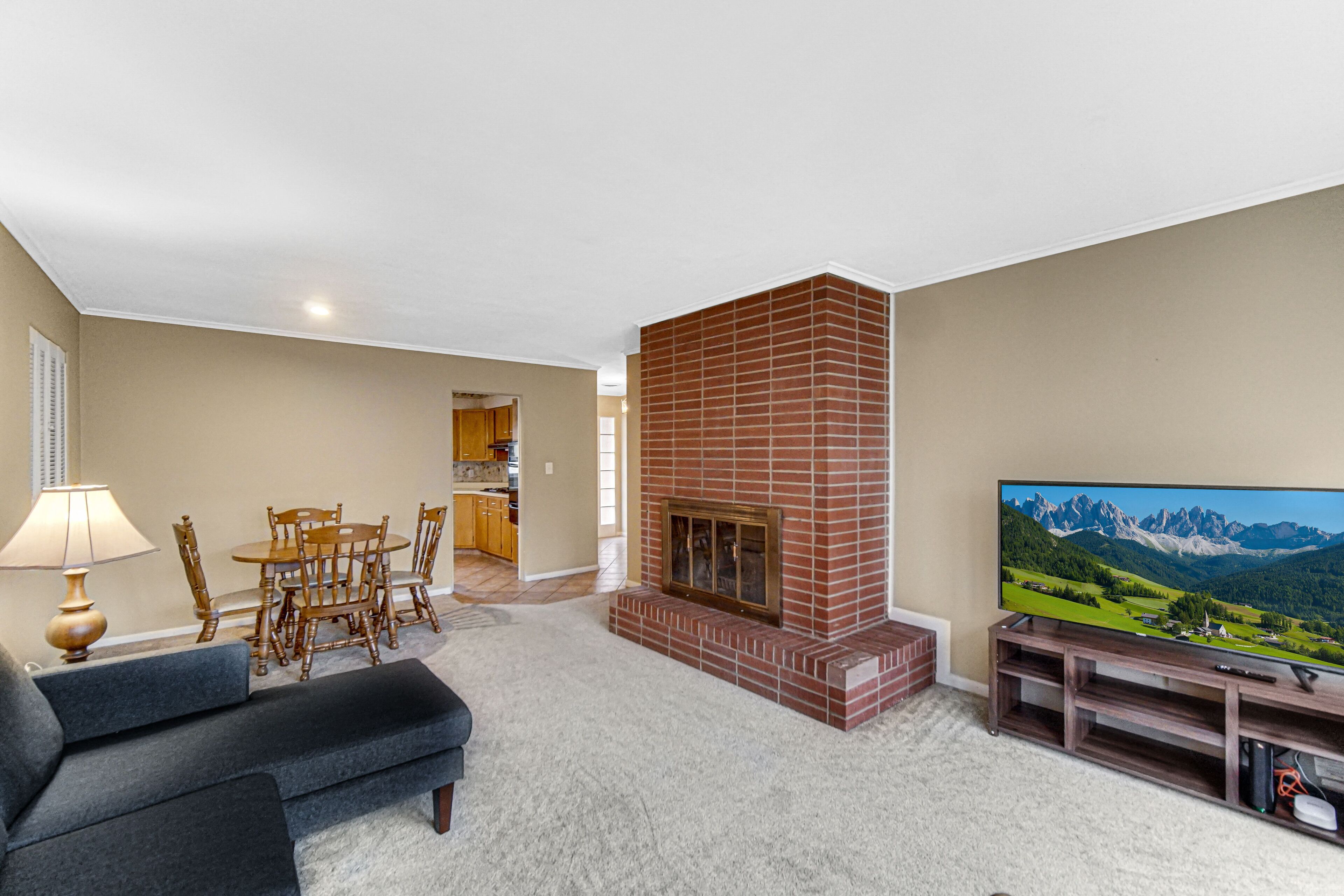 Country Charmer - Starved Rock, downtown Ottawa