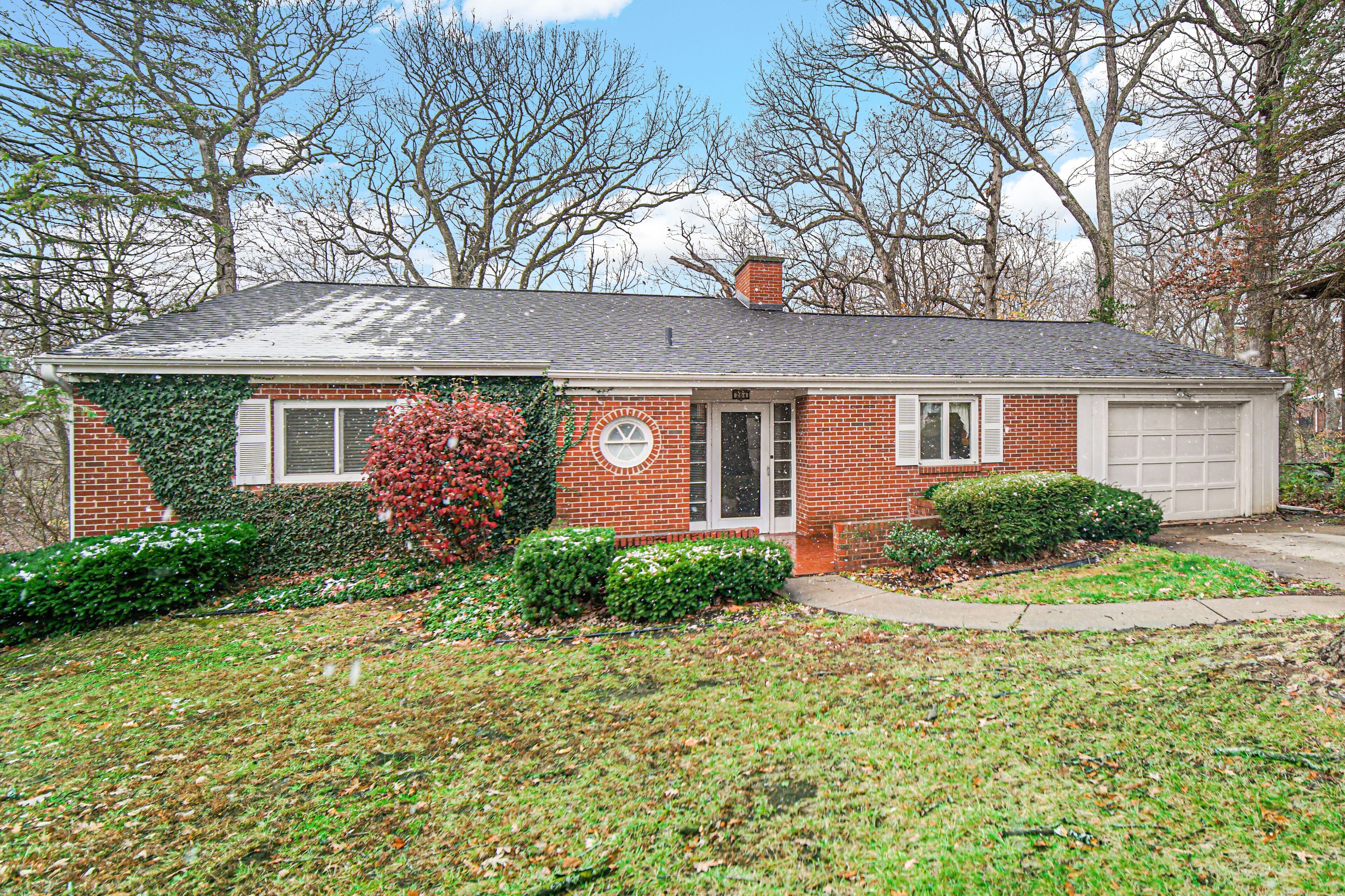 Country Charmer - Starved Rock, downtown Ottawa