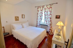 2 Schlafzimmer, Schreibtisch, Bügeleisen/Bügelbrett, Internetzugang