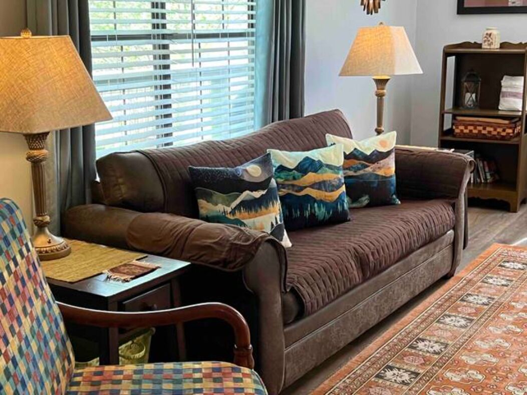 Family Friendly and close to Everything, Plus a Hot Tub and Fire Pit!!