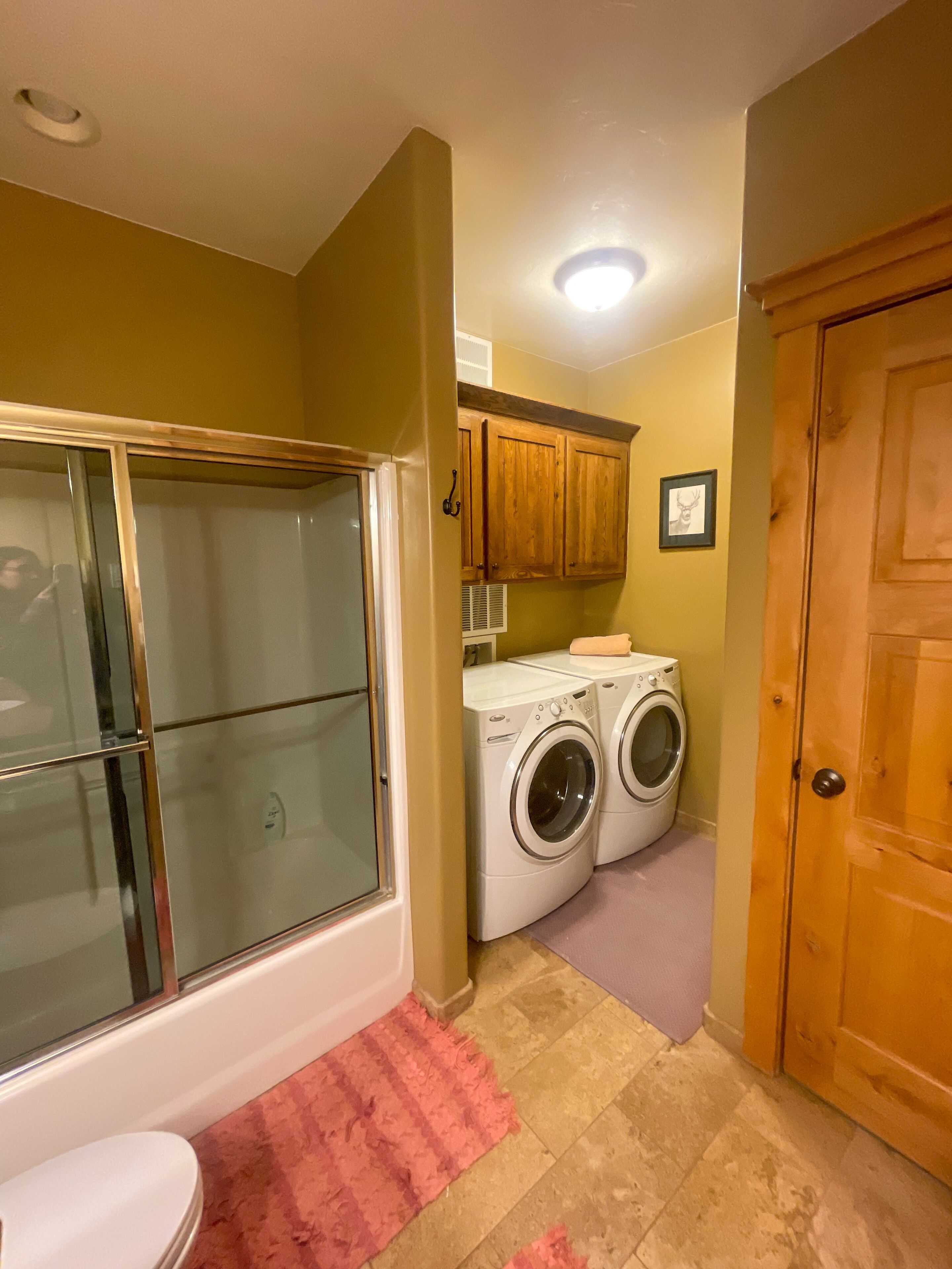 Large family cabin with hot tub (up to 20 guests!)