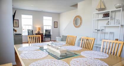 Centrally located, spacious, fully equipped townhome. Dog Friendly!