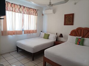 Free WiFi, bed sheets - Hotel Villa Tulipanes (Zihuatanejo)