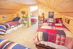 2 bedrooms, WiFi, bed sheets - Smith Lake Cabin with Game Room (Marcell)