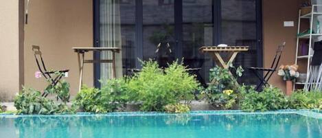 Kolam renang outdoor