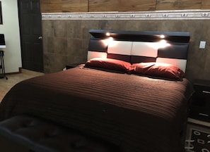 Master Suite | Verdunkelungsvorhänge, schallisolierte Zimmer, kostenloses WLAN
