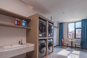 Unclassified image, 3 of 21, button - Qianmen Holiday Inn (Zhuhai City Rail Mingzhu Station) (Zhuhai)