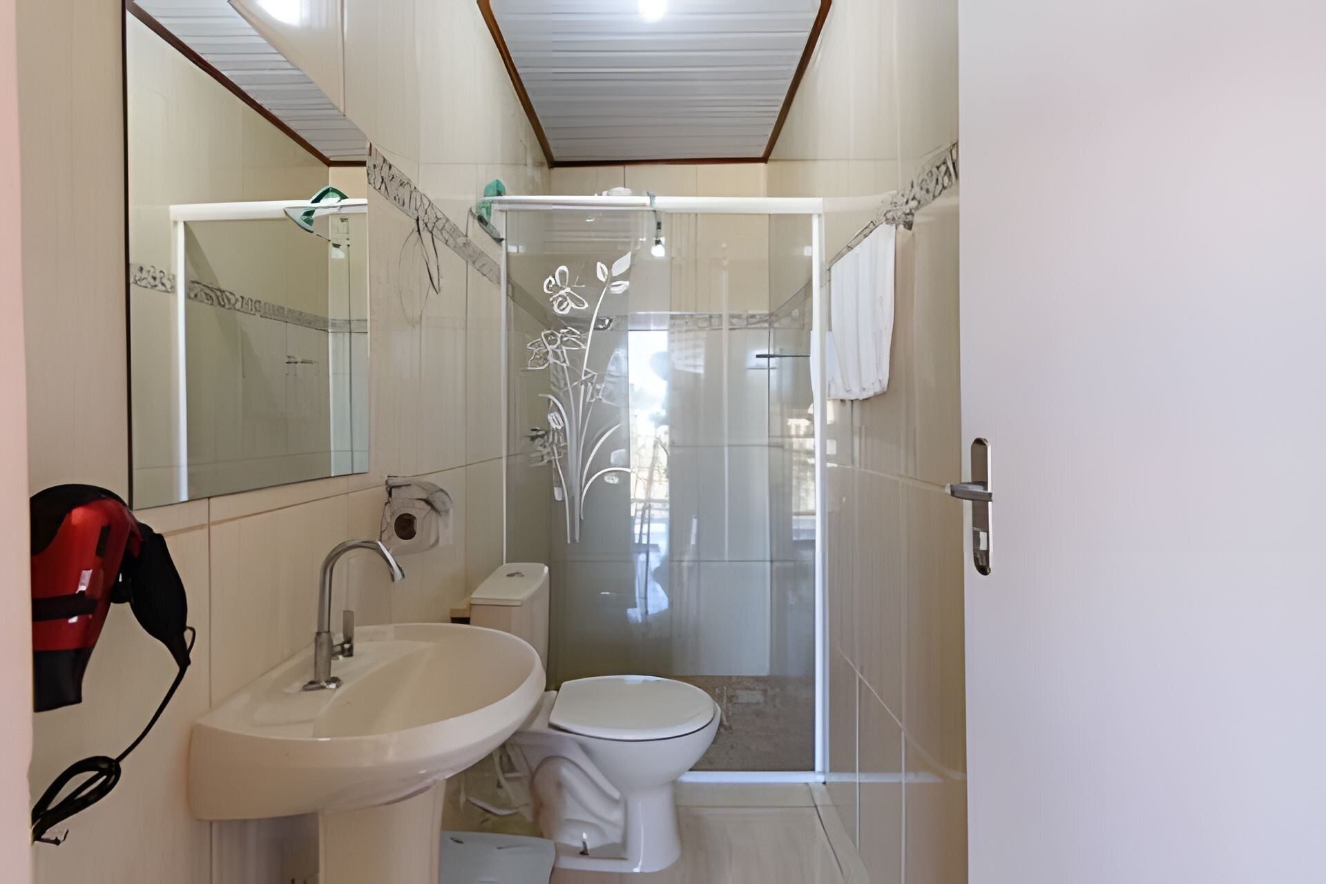 Shower, free toiletries, towels, toilet paper